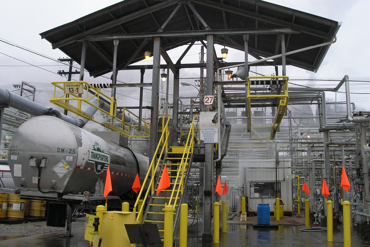 two-bay truck loading rack